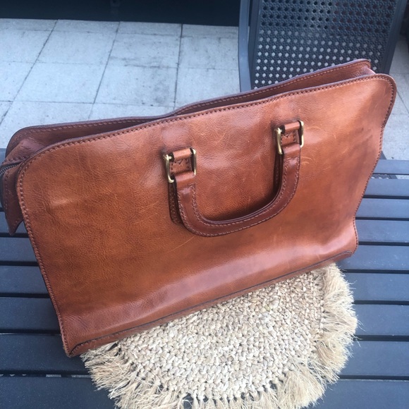 Larella Leather Briefcase - Picture 4 of 9